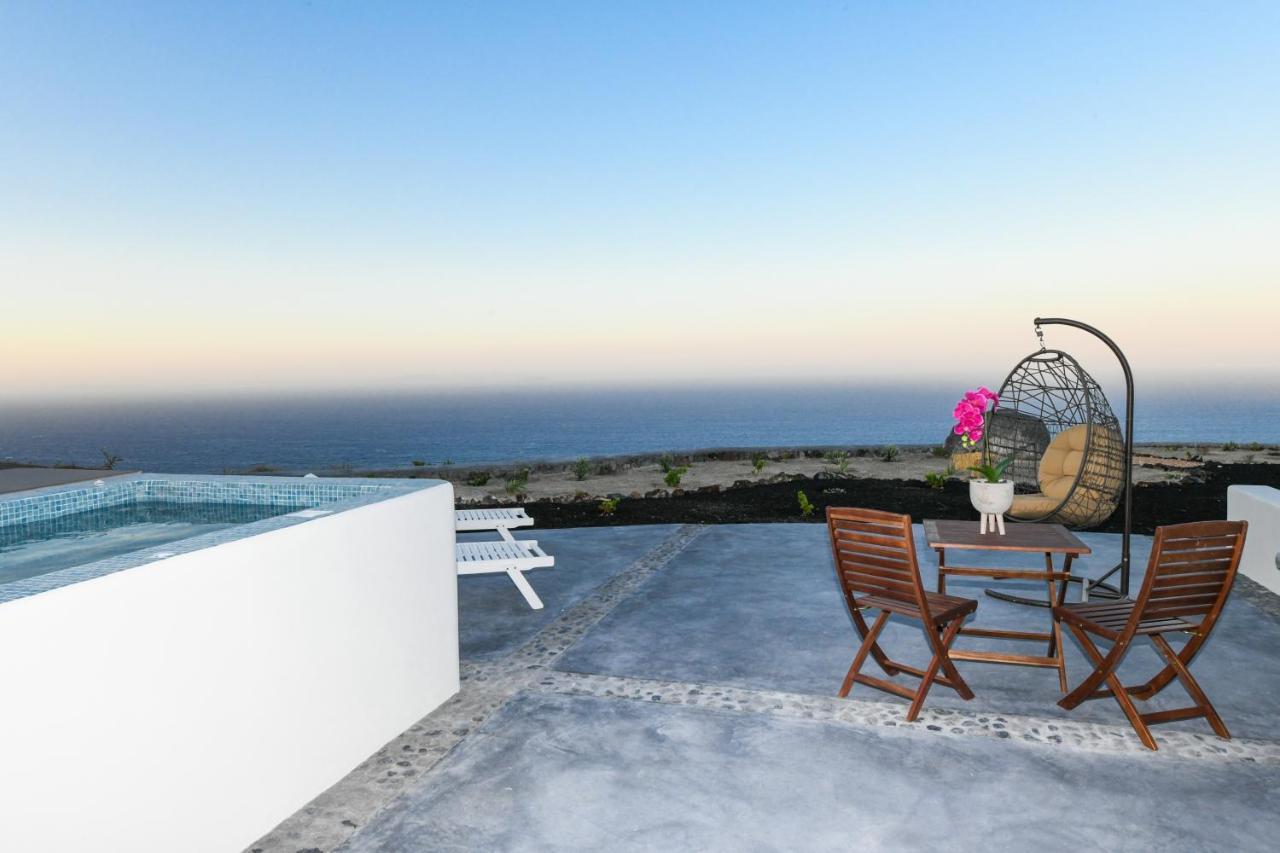 Luxe Efis Home Sea View 4 Villas & 4 Prive Jacuzzi Imerovigli  Bagian luar foto