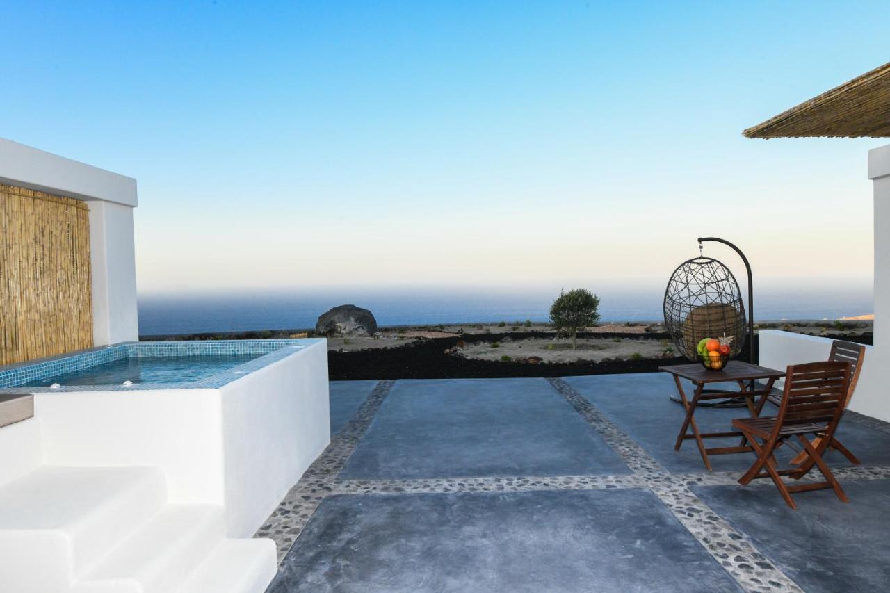 Luxe Efis Home Sea View 4 Villas & 4 Prive Jacuzzi Imerovigli  Bagian luar foto