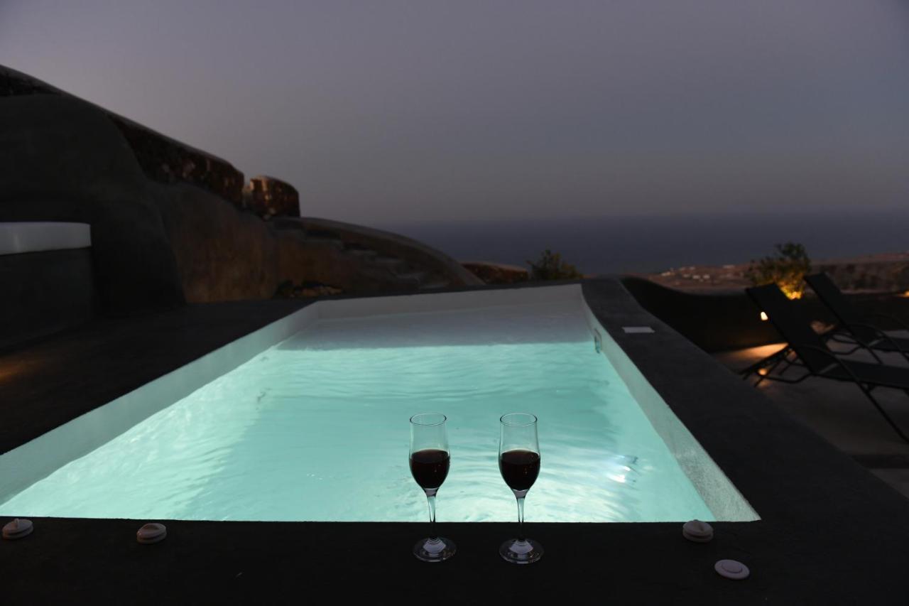 Luxe Efis Home Sea View 4 Villas & 4 Prive Jacuzzi Imerovigli  Bagian luar foto