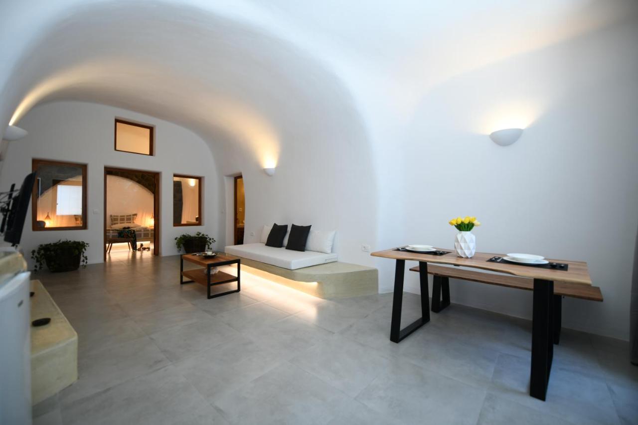 Luxe Efis Home Sea View 4 Villas & 4 Prive Jacuzzi Imerovigli  Bagian luar foto