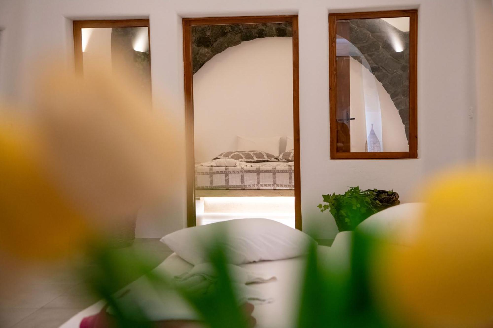 Luxe Efis Home Sea View 4 Villas & 4 Prive Jacuzzi Imerovigli  Bagian luar foto