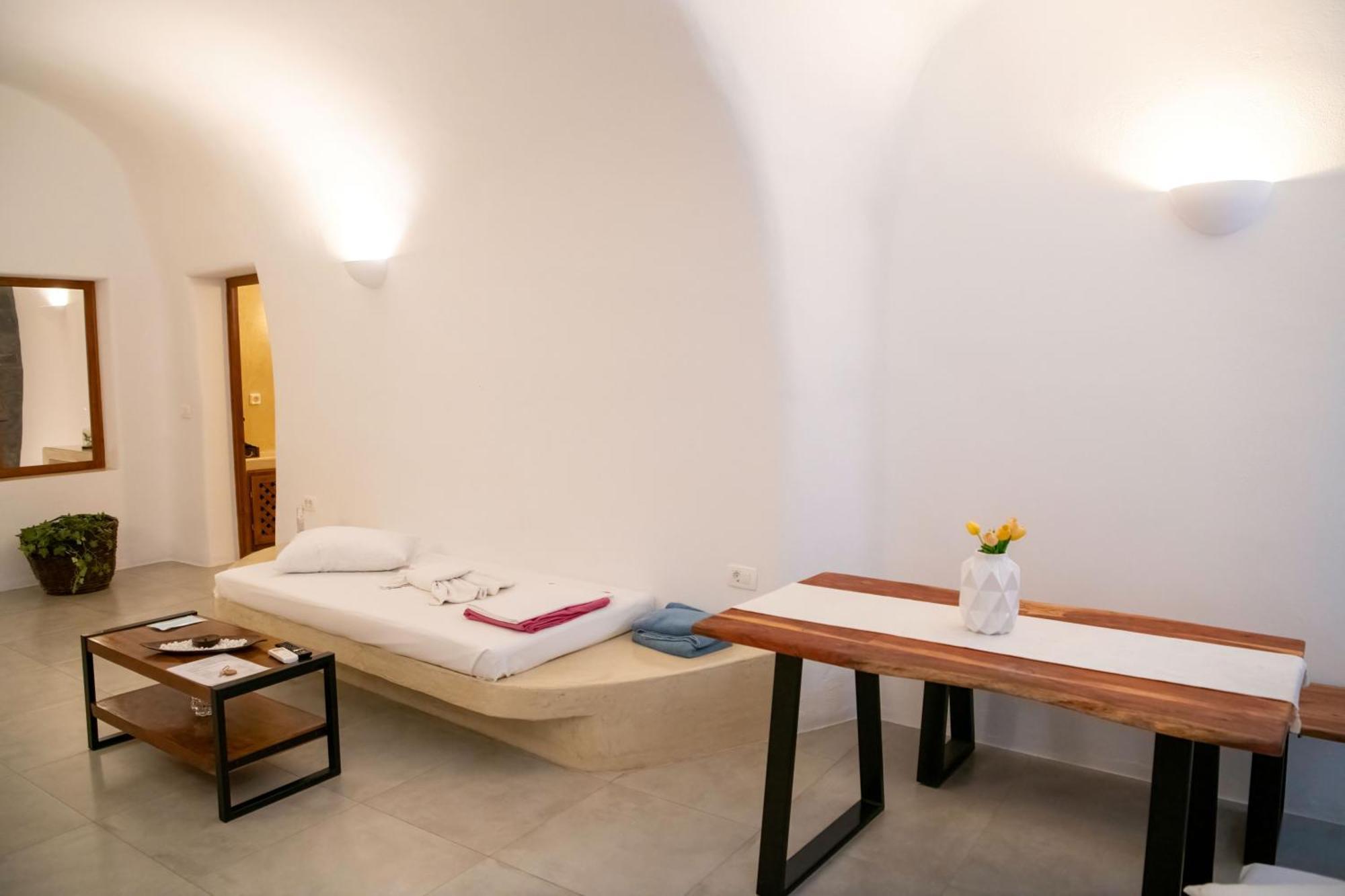Luxe Efis Home Sea View 4 Villas & 4 Prive Jacuzzi Imerovigli  Bagian luar foto
