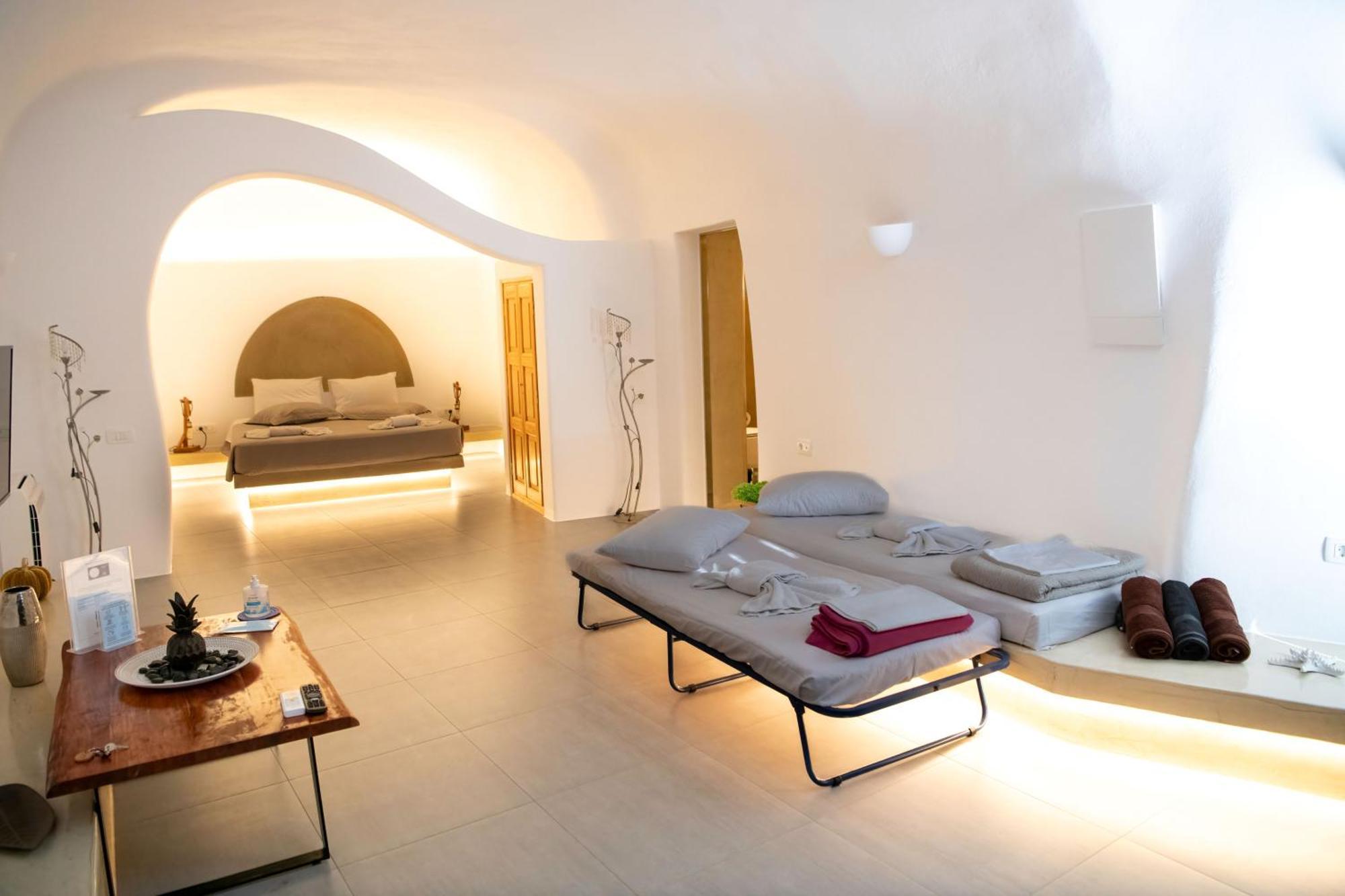 Luxe Efis Home Sea View 4 Villas & 4 Prive Jacuzzi Imerovigli  Bagian luar foto