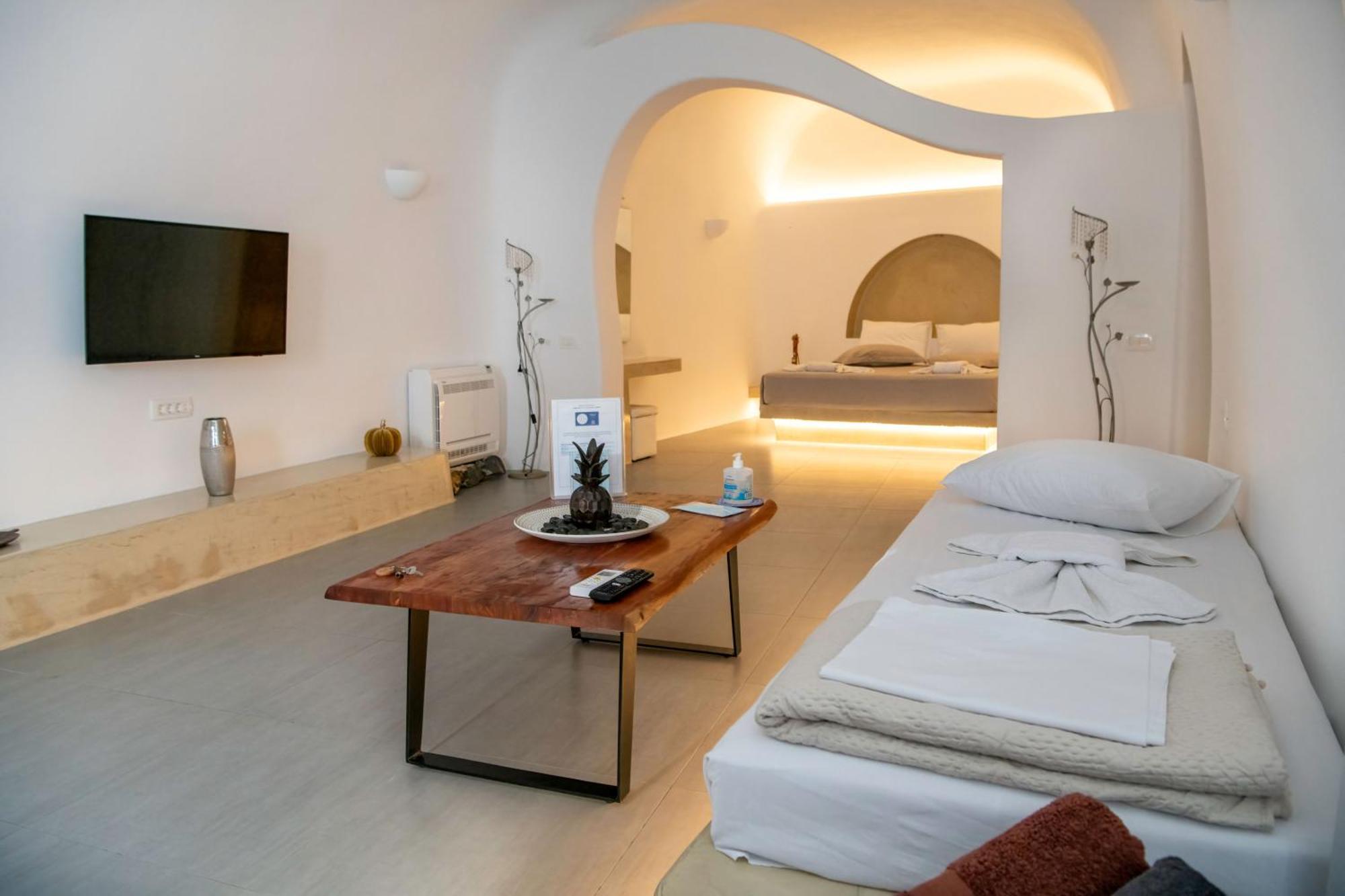 Luxe Efis Home Sea View 4 Villas & 4 Prive Jacuzzi Imerovigli  Bagian luar foto