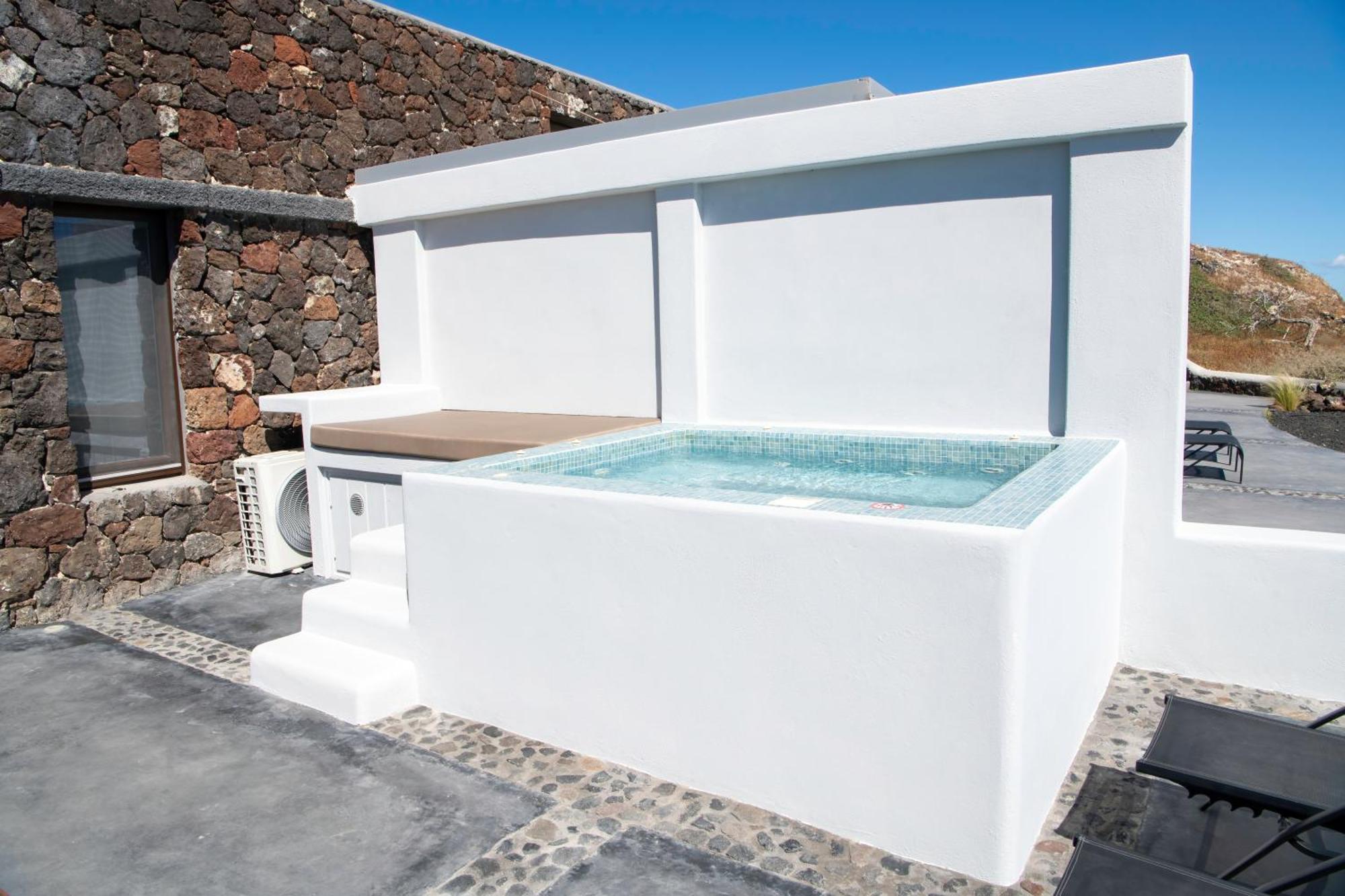 Luxe Efis Home Sea View 4 Villas & 4 Prive Jacuzzi Imerovigli  Bagian luar foto