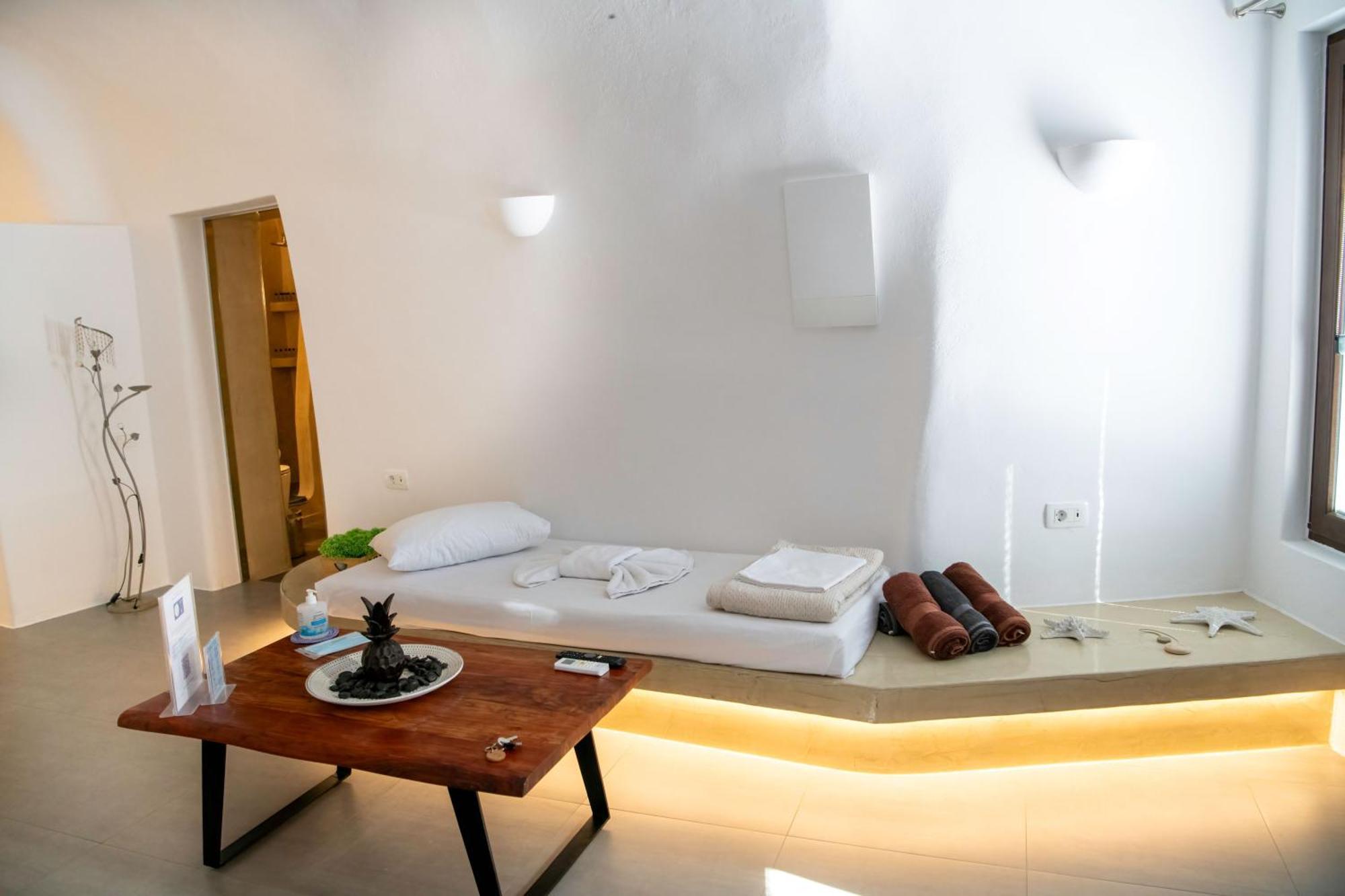 Luxe Efis Home Sea View 4 Villas & 4 Prive Jacuzzi Imerovigli  Bagian luar foto