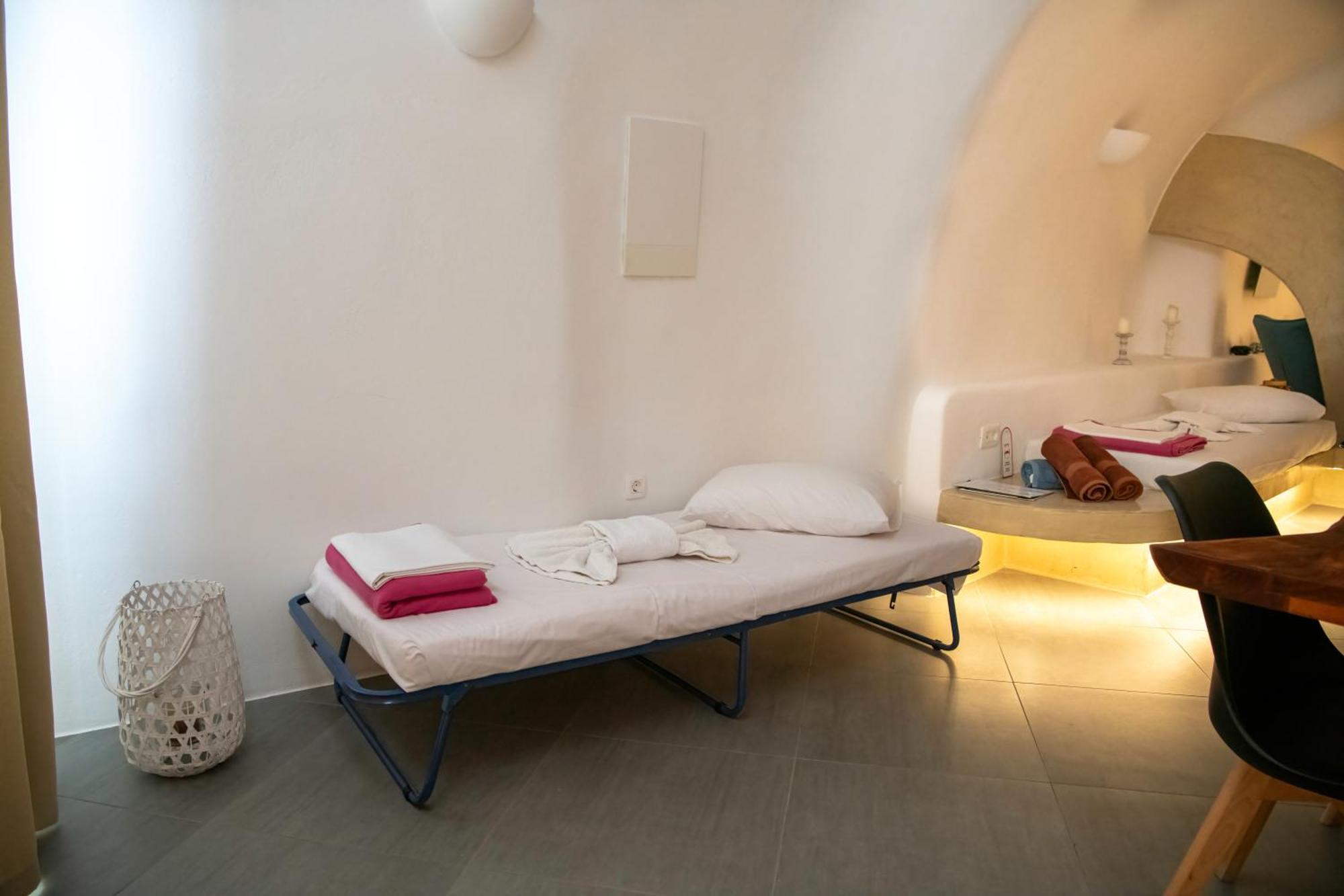 Luxe Efis Home Sea View 4 Villas & 4 Prive Jacuzzi Imerovigli  Bagian luar foto