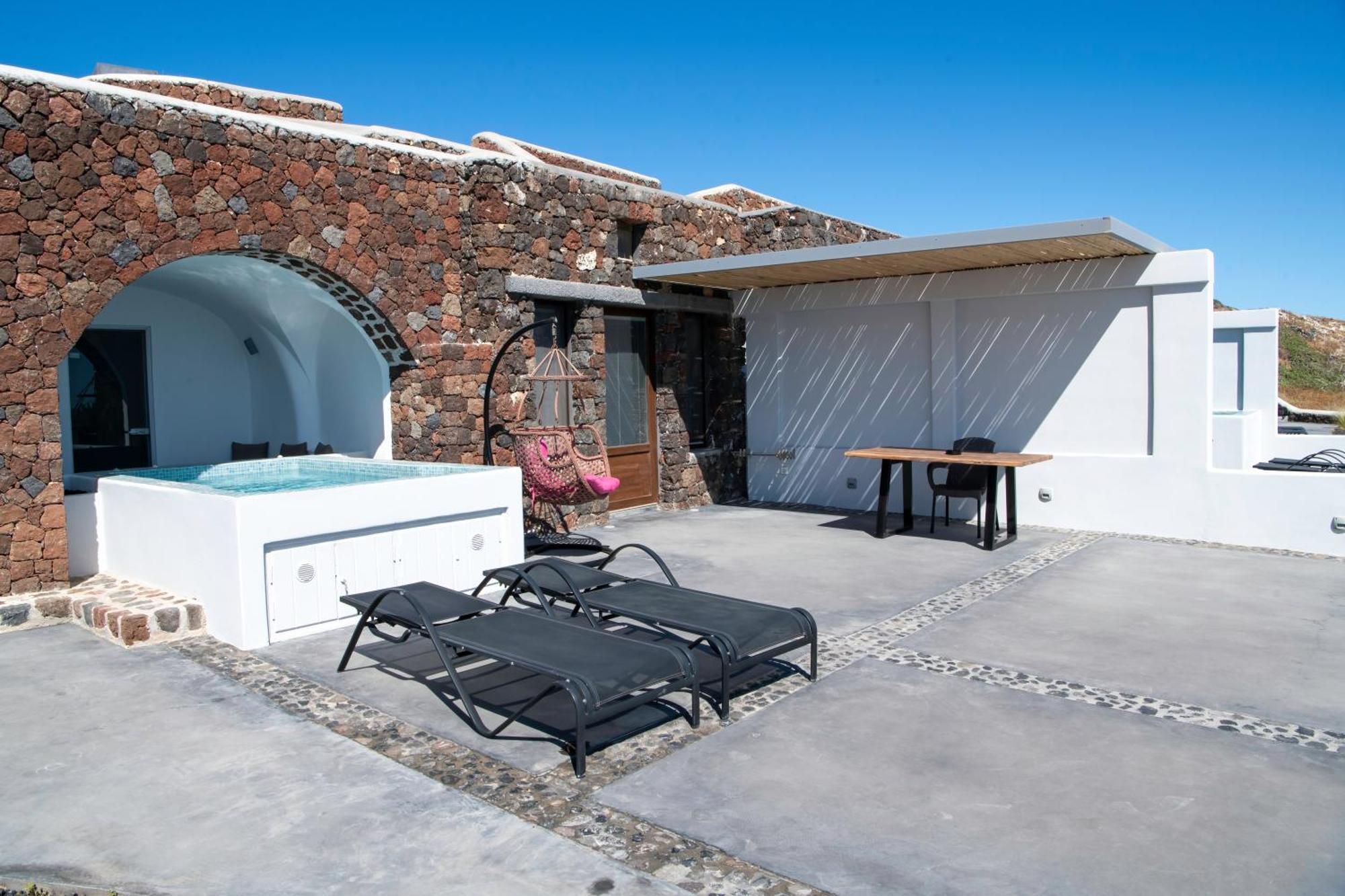 Luxe Efis Home Sea View 4 Villas & 4 Prive Jacuzzi Imerovigli  Bagian luar foto